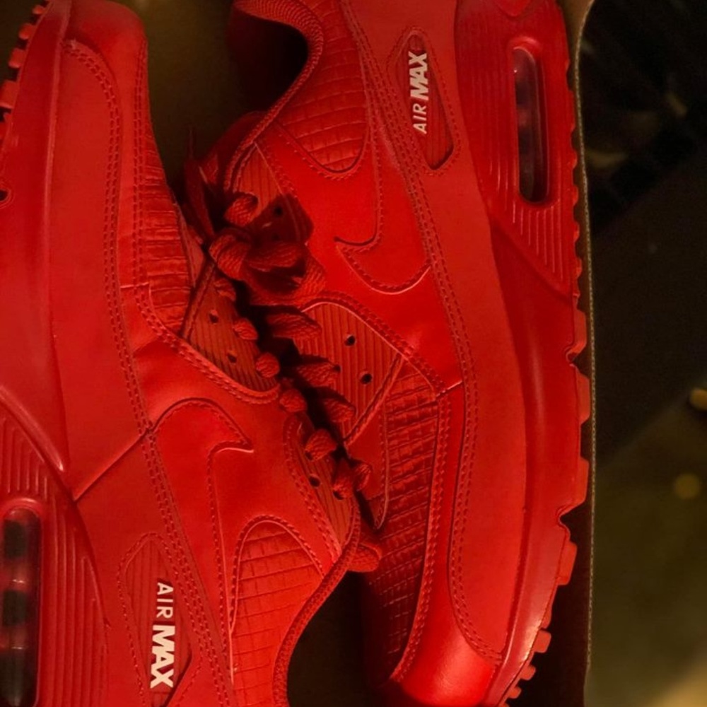 Red Nike Air Max 90